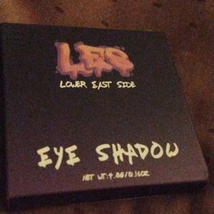 LES eyeshadow palette